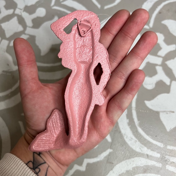NWT Metal Mermaid Hook! 🩷🧜‍♀️ - Picture 2 of 3